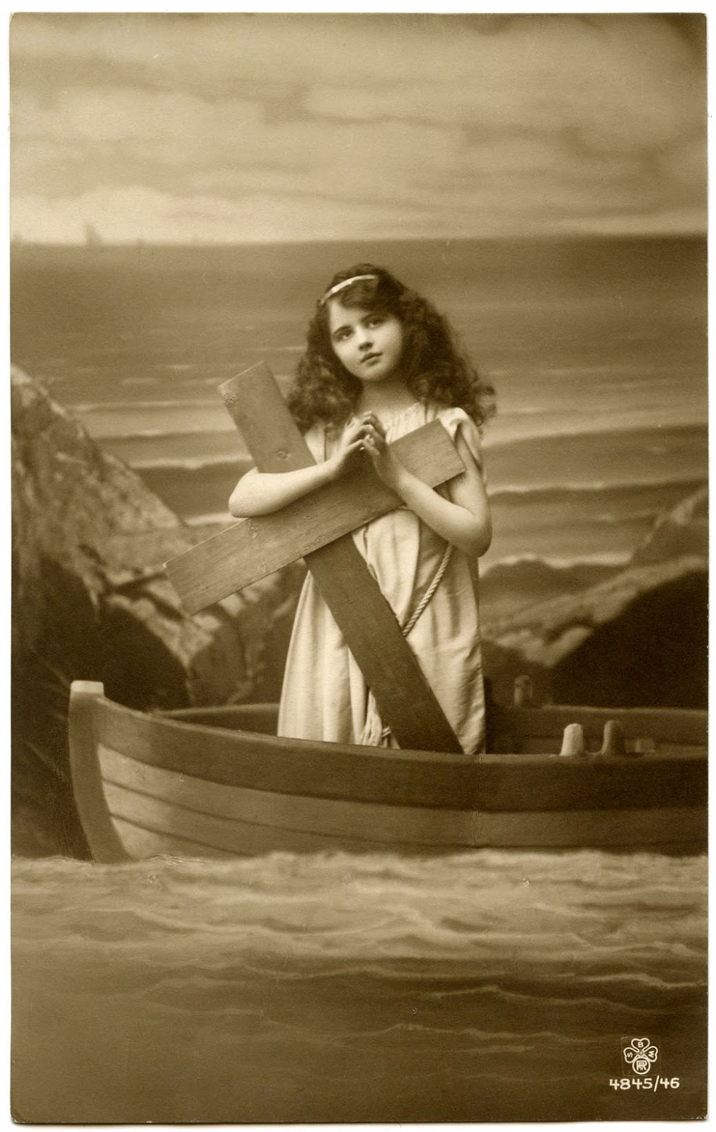 Old-Photo-Girl-Boat-GraphicsFairy3